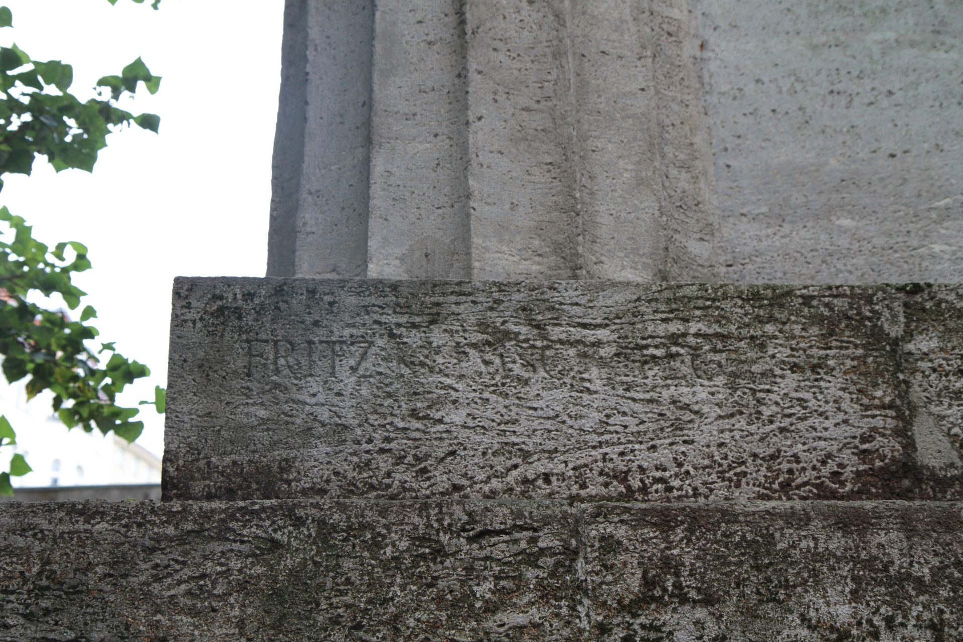 Rudolf Virchow monument, Berlin - 06.JPG